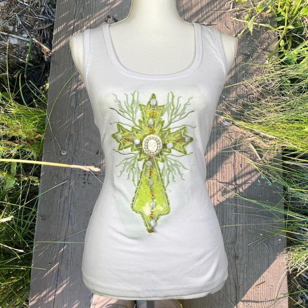 oh yes vintage y2k beaded cross lace white tank